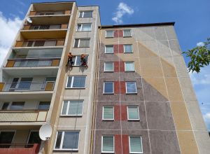 Oprava a nátěr panelového domu Pardubice