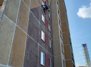 Oprava a nátěr panelového domu Pardubice