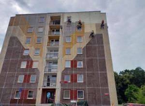 Oprava a nátěr panelového domu Pardubice