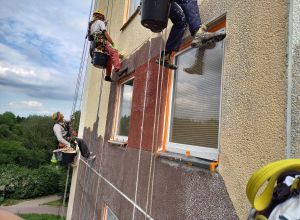 Oprava a nátěr panelového domu Pardubice