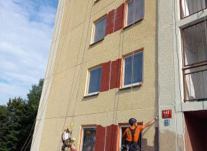 Oprava a nátěr panelového domu Pardubice