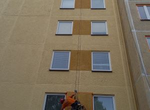 Oprava a nátěr panelového domu Pardubice