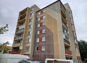 Oprava a nátěr panelového domu Pardubice