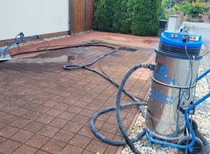 Broušení krovu a čištění dlažby u rodinného domu Pardubice