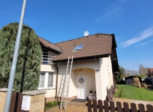 Čištění betonové střešní krytiny + hydrofobní ochrana