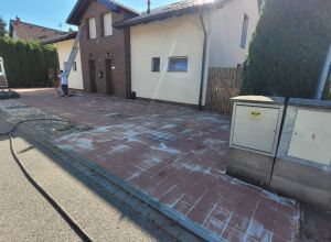 Čištení dlažby Staré Hradiště