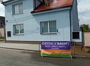 Čištění pálené střešní krytiny a nátěr fasády