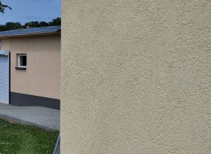 Čištění pálené střešní krytiny a nátěr fasády