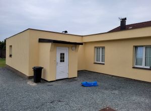 Čištění pálené střešní krytiny a nátěr fasády