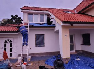 Čištění střechy a nátěr fasády