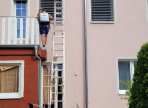 Čištění střechy, fasády a dlažby + biocidní ochrana Chrudim